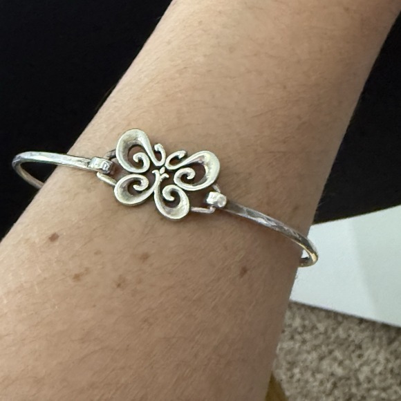 JAMES AVERY RETIRED STERLING SILVER BUTTERFLY HOOK-ON BANGLE BRACELET - Picture 1 of 6